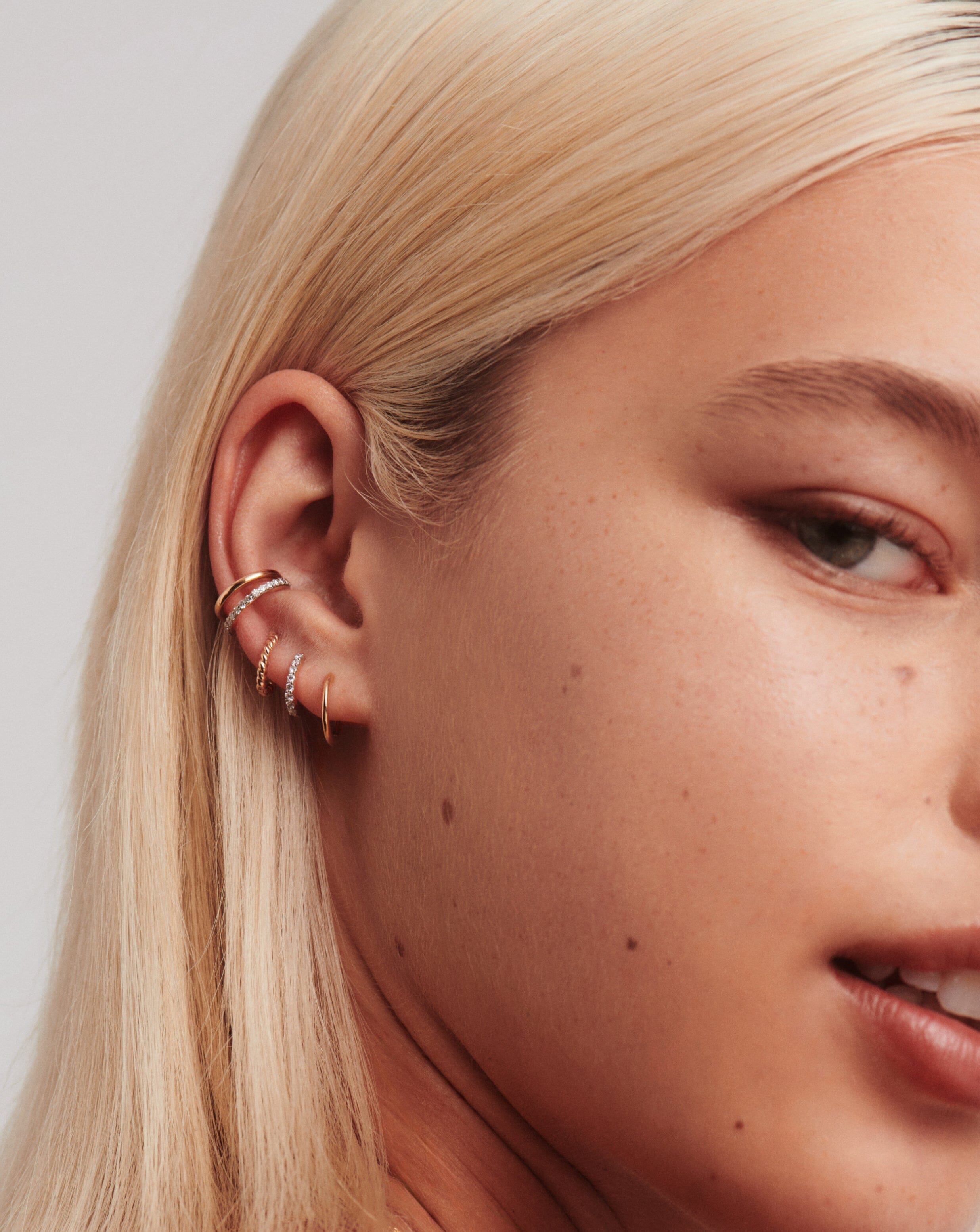 Solid Gold Classic Mini Hoop Earrings